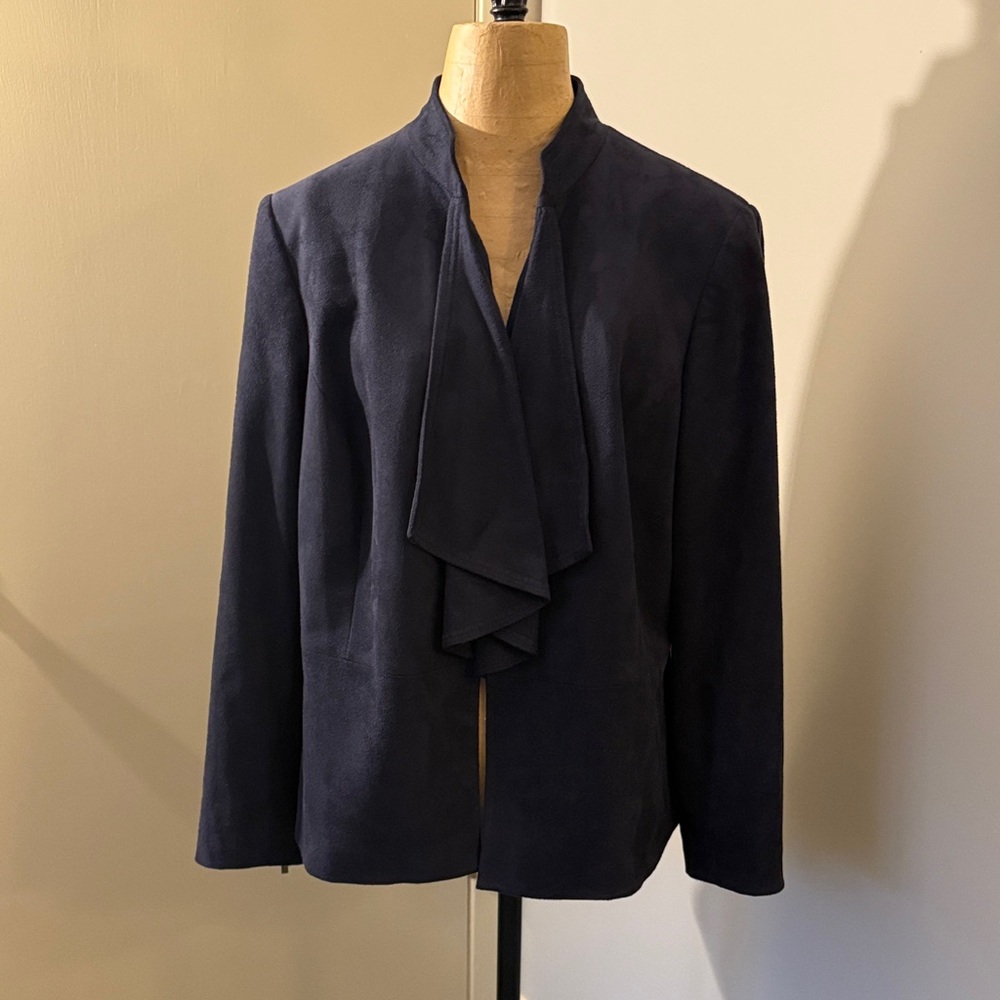 Tahari Arthur Levine Sophisticated Women's Navy Blazer